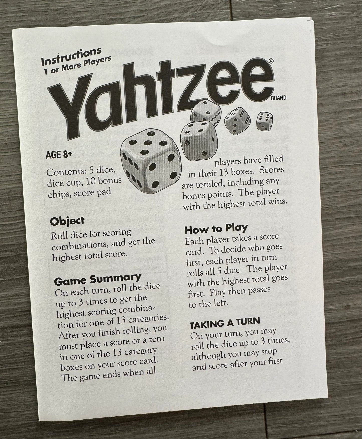 YAHTZEE THE CLASSIC SHAKE, SCORE & SHOUT DICE GAME NEW SEALED (PARKER BROTHERS)