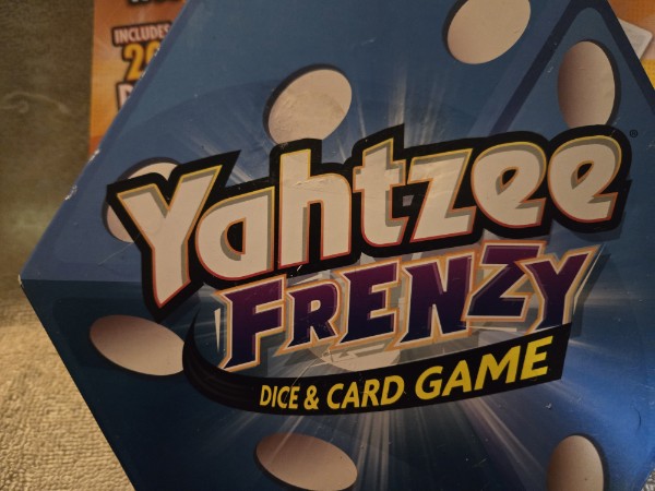 Brand New Hasbro Gaming Yahtzee Frenzy Dice &amp; Card Game Sealed 20 Dice 8+