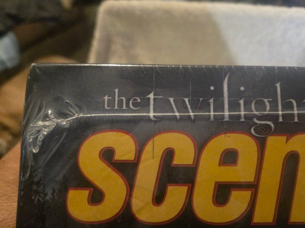 2010 Scene It? The Twilight Saga Deluxe DVD Board Game NEW Factory Sealed Mattel