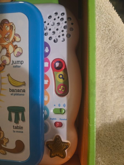 LeapFrog Learning Friends 100 Words Book -Bilingual (English/Spanish) New In Box