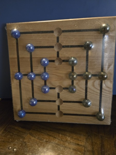 (Nine Men's Morris) CLASSIC MILL Strategy Game - Solid Oak Board & Glass Marbles with bag NEW SEALED