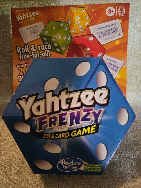 Brand New Hasbro Gaming Yahtzee Frenzy Dice &amp; Card Game Sealed 20 Dice 8+
