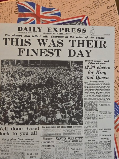 WADDINGTONS SPECIAL EDITION VE DAY 1000 PC PUZZLE + FREE COMMEMORATIVE NEWSPAPER POSTER NEW SEALED