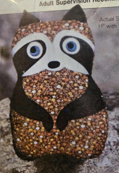 VTG 1978 HAYSTACKER KITS FOR KIDS CHARLIE RACCOON SEWING CRAFT FOR AGES 6-13 NIP